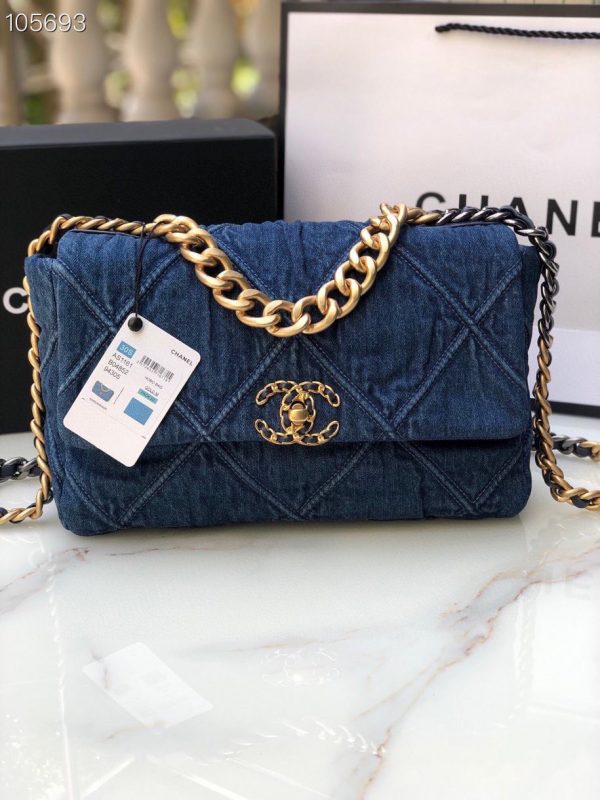 Chanel Hobo bag gold M AS1161 1