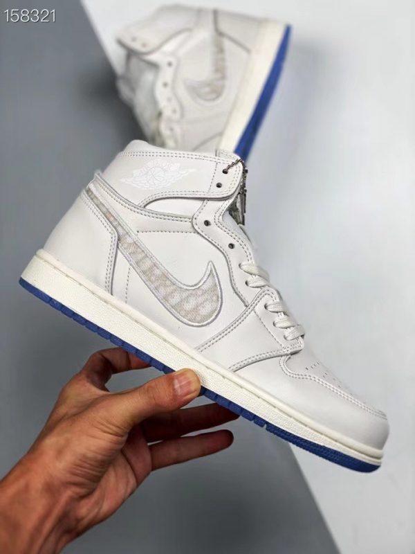 Dior x Air Jordan 1 High OG 3