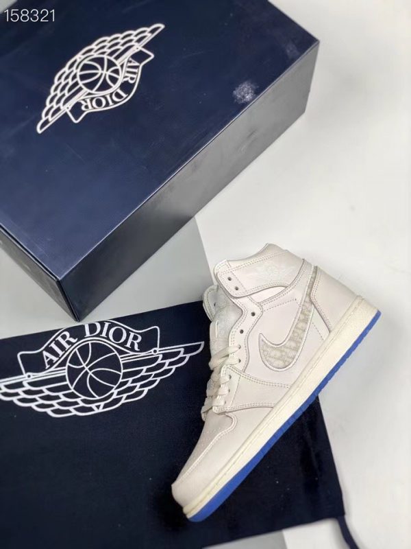 Dior x Air Jordan 1 High OG 5