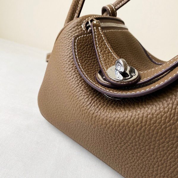 Hermes Mini Lindy 2019 size 20 khaki Bag 2