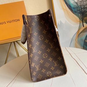 LOUIS VUITTON ONTHEGO MM LV M45039 8