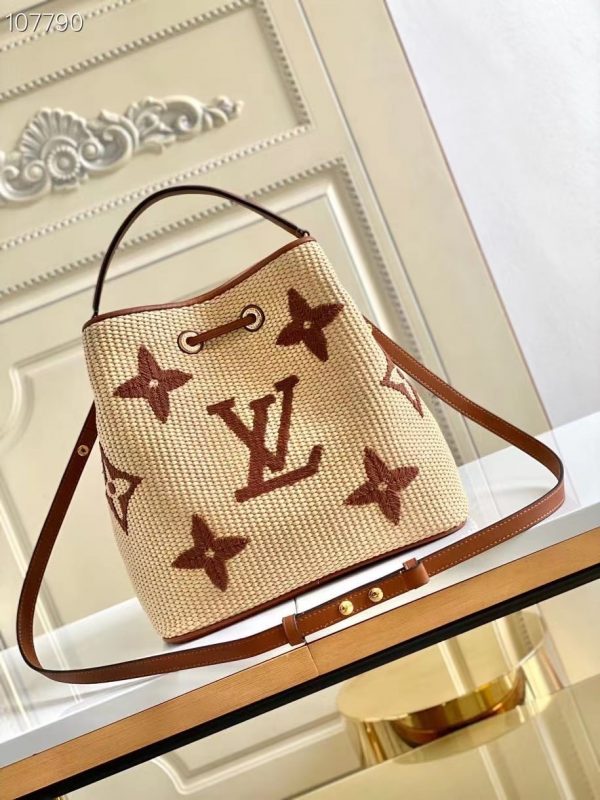 Louis Vuitton NéoNóe MM Bucket Bag (M57704) 1