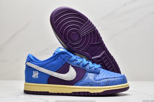 Nike Dunk SB Low“Photon Dust” 3