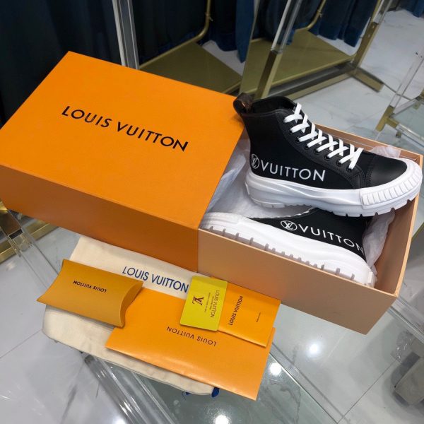 Shoes Louis Vuitton LV Squad 1