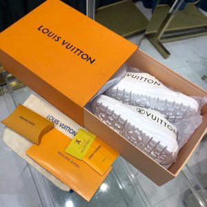 Shoes Louis Vuitton LV Squad 9