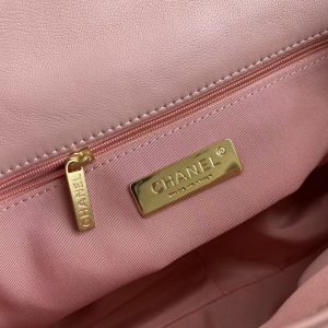 Small Chanel Autumn/Winter 19Bag combines all classic pillow bags 15