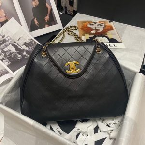 chanel vintage middle-age bag 11