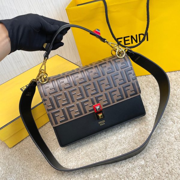 FENDI KAN I F leather bag 1