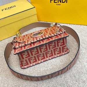 FENDI KAN I F leather bag 18