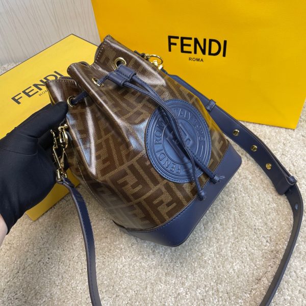 FENDI Mon Tresor Bucket Bag Large 4