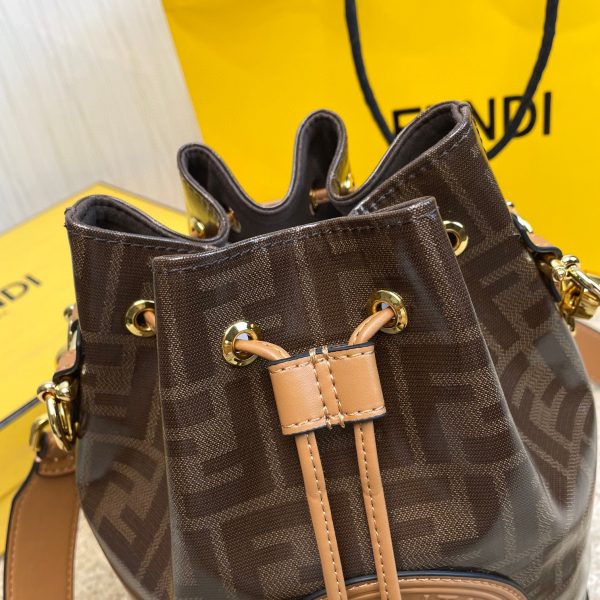 FENDI Mon Tresor Bucket Bag Large 7