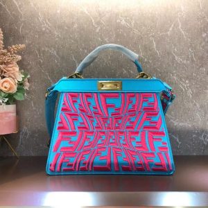 FENDI PEEKABOO ISEEU MEDIUM 15