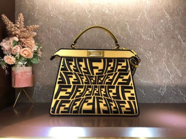 FENDI PEEKABOO ISEEU MEDIUM 7