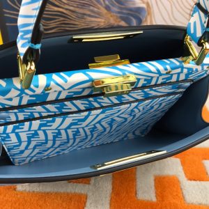 FENDI PEEKABOO ISEEU medium handbag 15