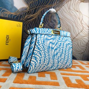 FENDI PEEKABOO ISEEU medium handbag 13