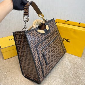 FENDI Runaway Shopping 15