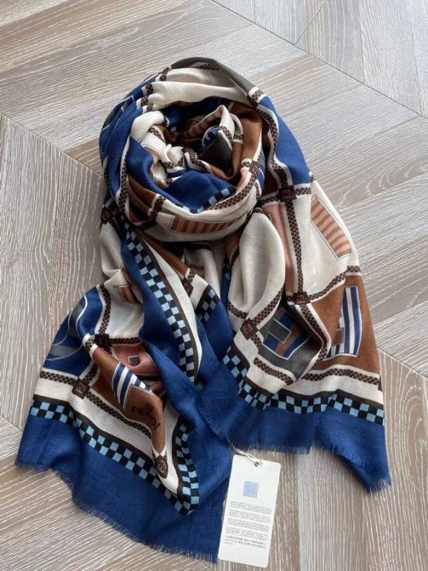 FENDI WYSIWYG CASHMERRE SCARF 1