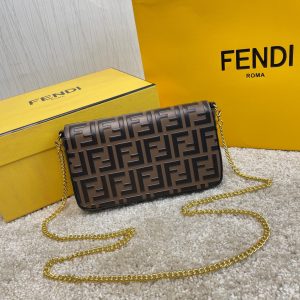 FENDI three-piece wallet 11