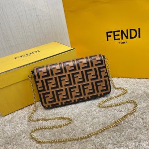 FENDI three-piece wallet 12