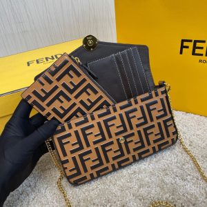 FENDI three-piece wallet 13