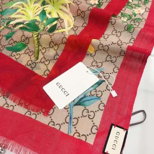 GUCCI GG Flora print silk scarf 8