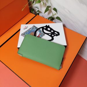 Hermes Epsom size 20 emerald green Wallet 19