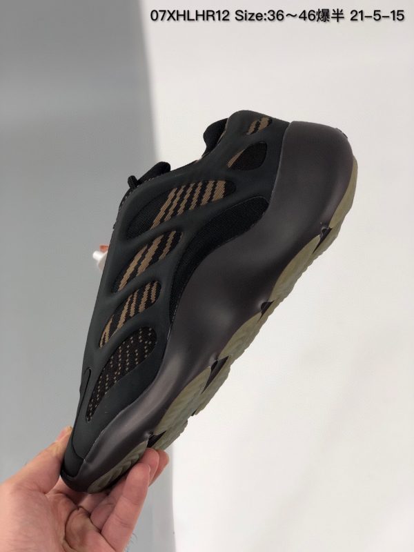 Ad Yeezy 700 v3 “Clay Brown”GY0189 5