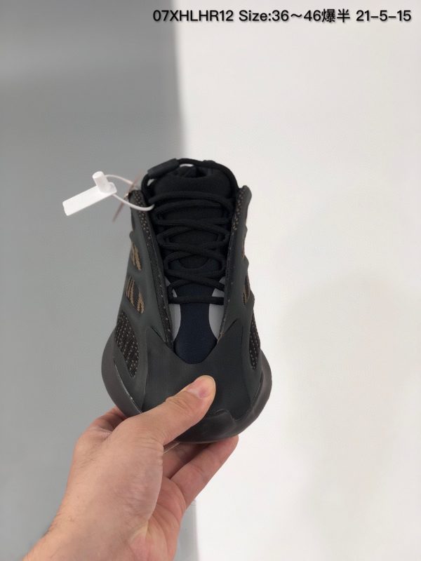 Ad Yeezy 700 v3 “Clay Brown”GY0189 7
