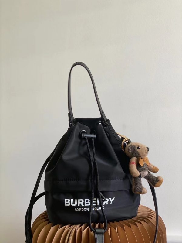 BURBERRY BURBERRY BLACK Phoebe Pouch 6