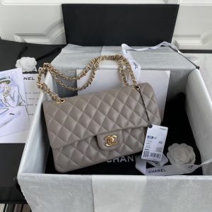 Chanel Caviar Calfskin Classic Flap Bag A01112 11