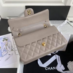 Chanel Caviar Calfskin Classic Flap Bag A01112 7