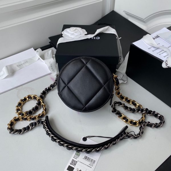 Chanel 19 Clutch With Chain Ridescent Calfskin black 5
