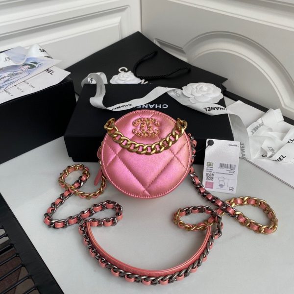 Chanel 19 Clutch With Chain Ridescent Calfskin pink 1