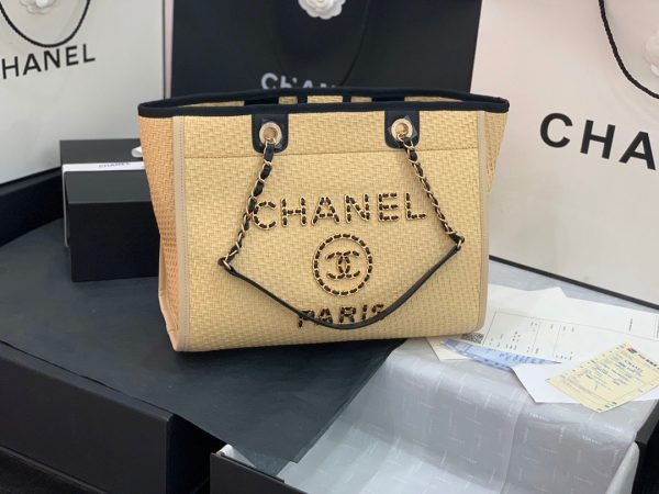 Chanel large capacity beach bag handbag 67001 1
