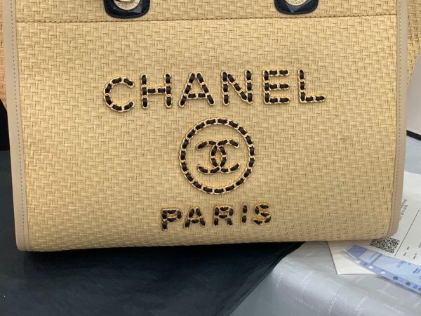 Chanel large capacity beach bag handbag 67001 4