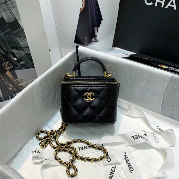 Chanel small chain cosmetic bag 81113 black 1