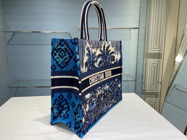 Dior Book Tote size 41 blue sea Bag 8