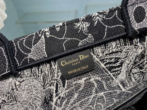 Dior D-58 Maria Grazia Chiuri size 41 black Bag 3