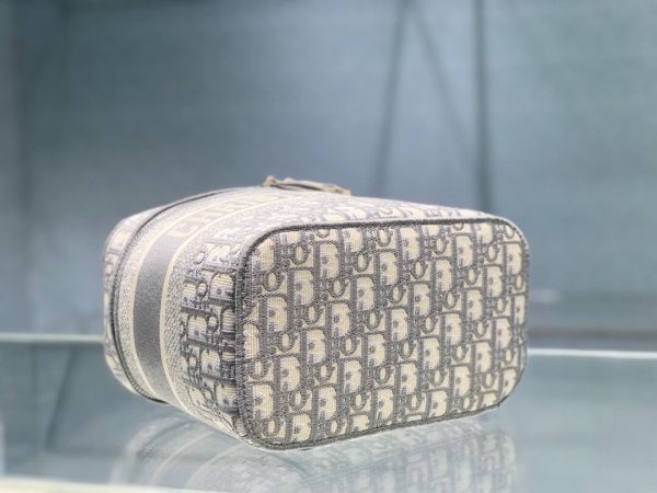 Dior Travel size 28 gray Comestic Bag 4