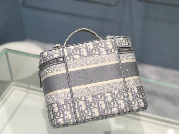 Dior Travel size 28 gray Comestic Bag 6