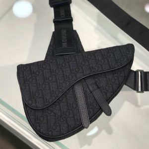 Dior Unisex Saddle size 20 black Bag 17