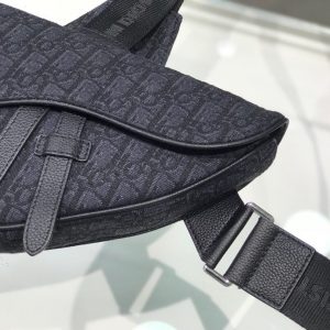 Dior Unisex Saddle size 20 black Bag 18