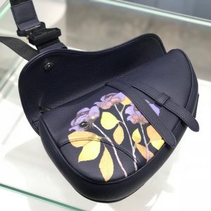 Dior Unisex Saddle size 20 black x flower Bag 12