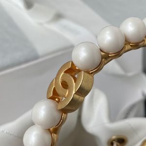 Lambskin, Imitation Pearls & Gold-Tone Metal white AS2608 9