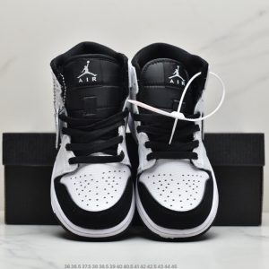 Nike Air Jordan 1 Mid Premium 9