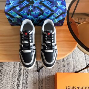 Shoes LV TRAINER 15