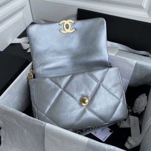 Small Chanel Autumn/Winter 19Bag combines all classic pillow bags AS1160 13