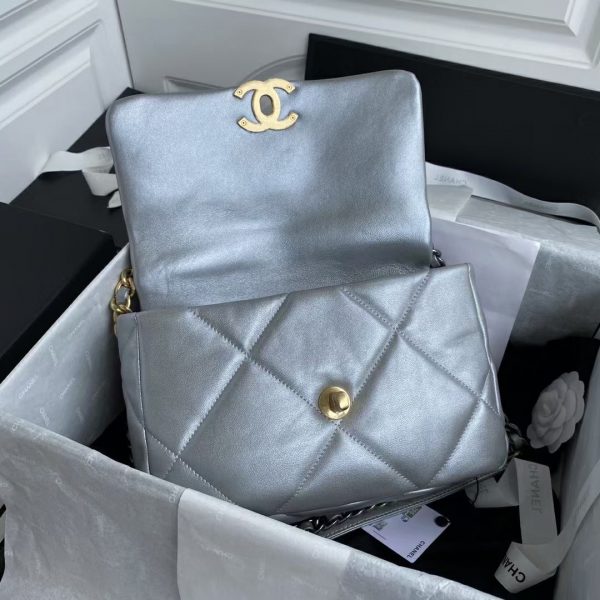 Small Chanel Autumn/Winter 19Bag combines all classic pillow bags AS1160 5