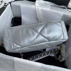 Small Chanel Autumn/Winter 19Bag combines all classic pillow bags AS1160 15