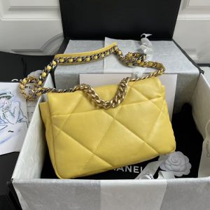 Small Chanel Autumn/Winter 19Bag combines all classic pillow bags 8